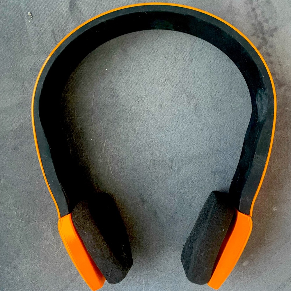 Bluetooth HeadPhones!! SOLD!!
